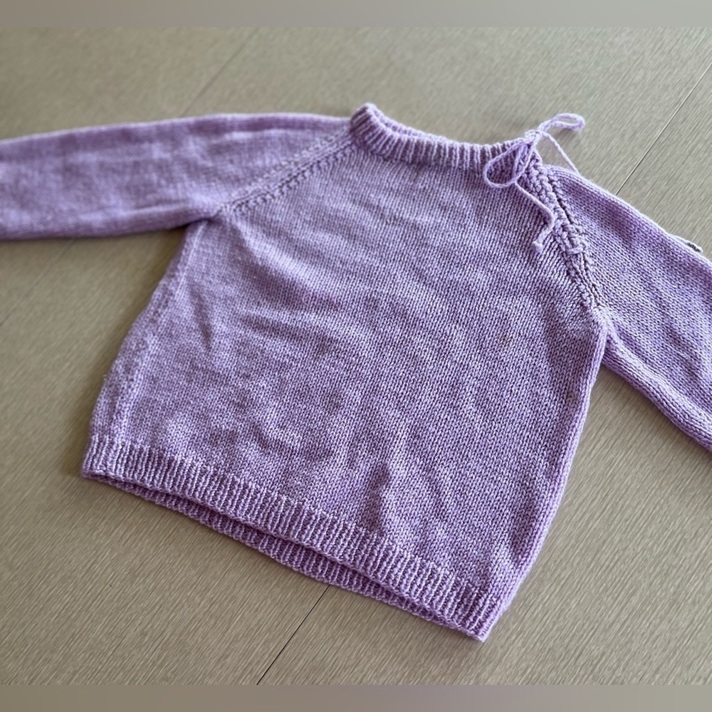 VINTAGE HAND KNIT GIRL’S PURPLE SWEATER - Picture 8 of 8